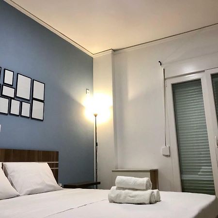 Renovated Minimal Apartment Next To Metro Афины Экстерьер фото