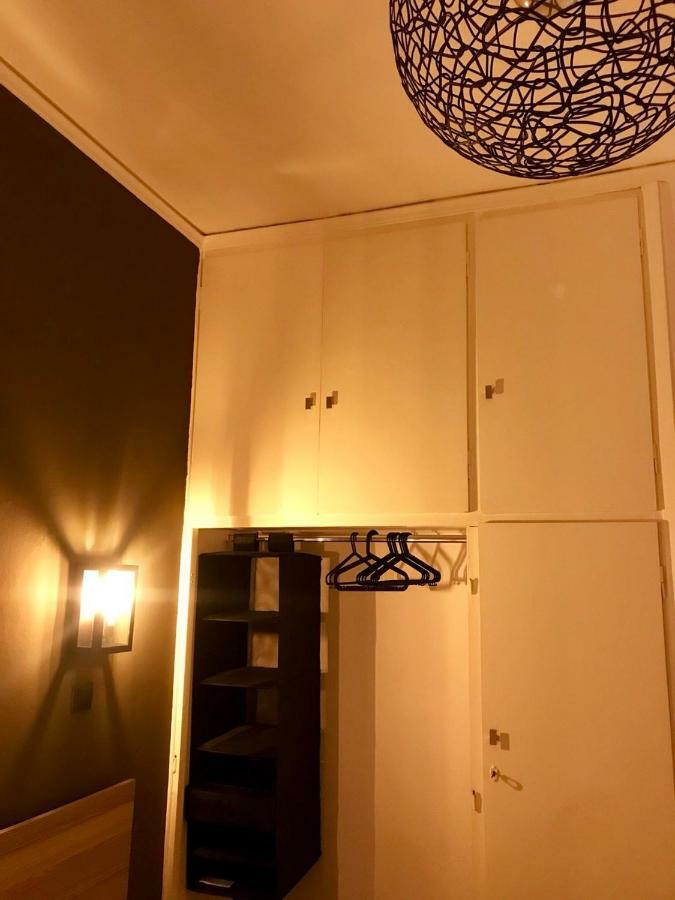 Renovated Minimal Apartment Next To Metro Афины Экстерьер фото