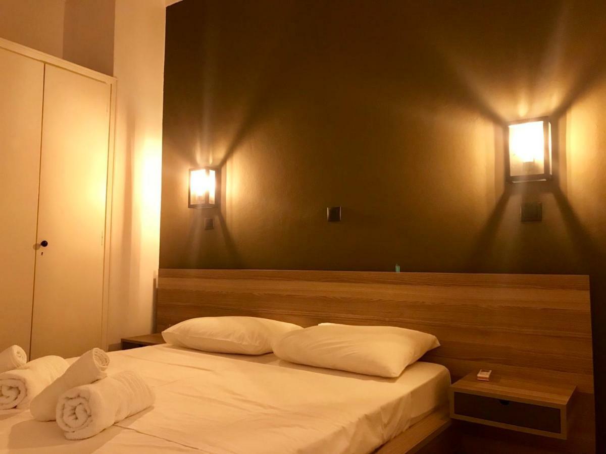 Renovated Minimal Apartment Next To Metro Афины Экстерьер фото